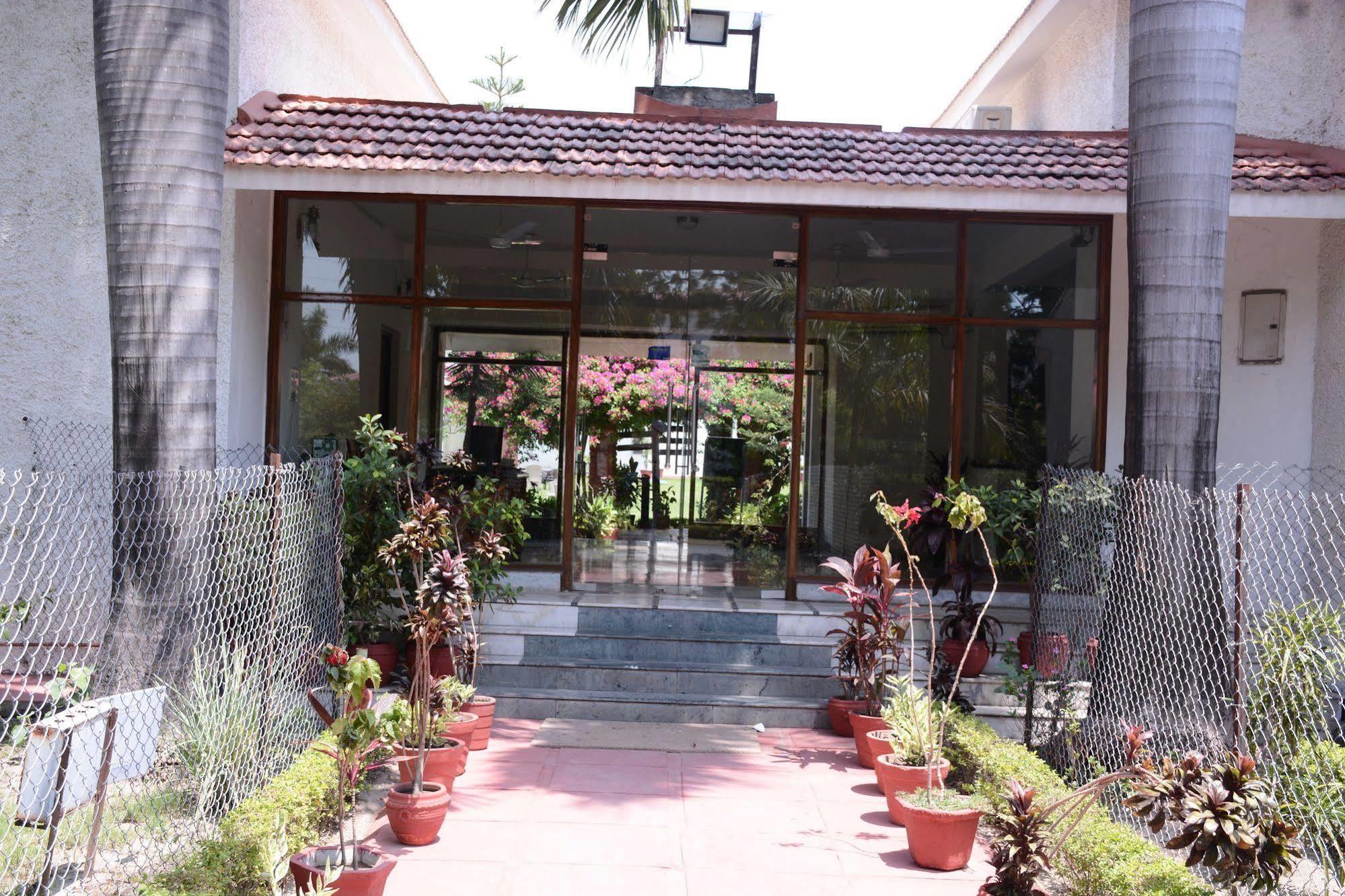Naturoville Ayurvedic And Yoga Retreat Ξενοδοχείο Rishīkesh Εξωτερικό φωτογραφία