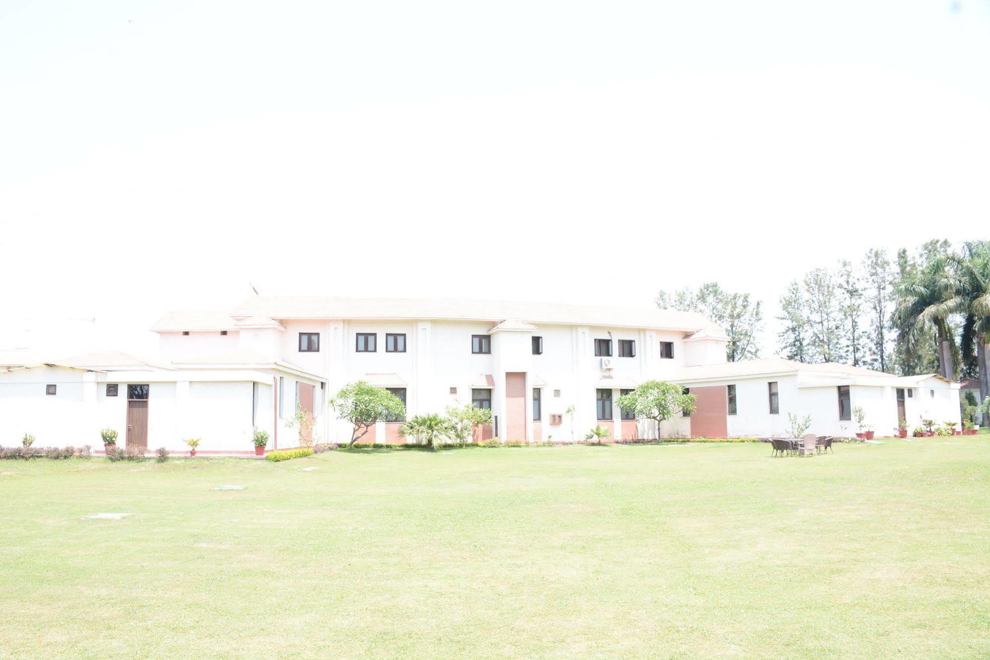 Naturoville Ayurvedic And Yoga Retreat Ξενοδοχείο Rishīkesh Εξωτερικό φωτογραφία